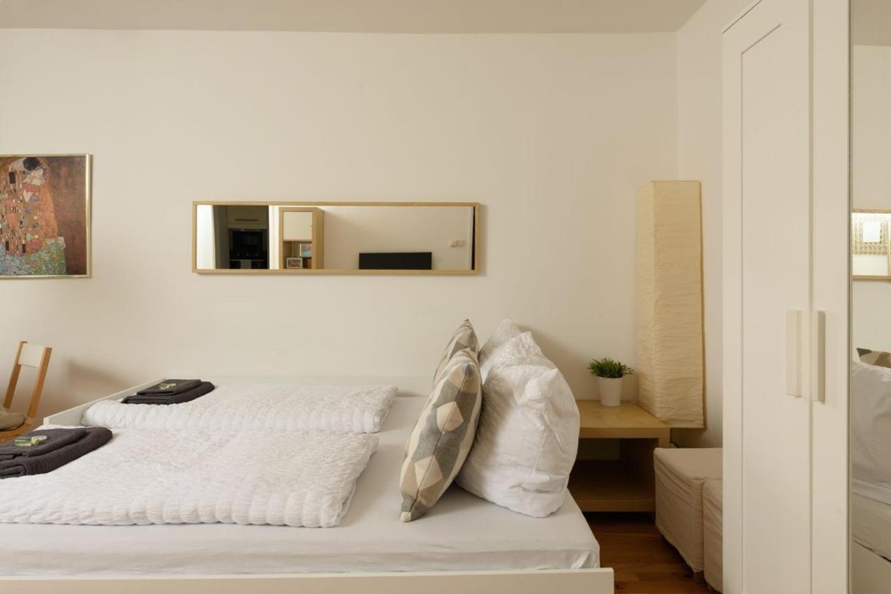 Modern In Prime Location Apartment